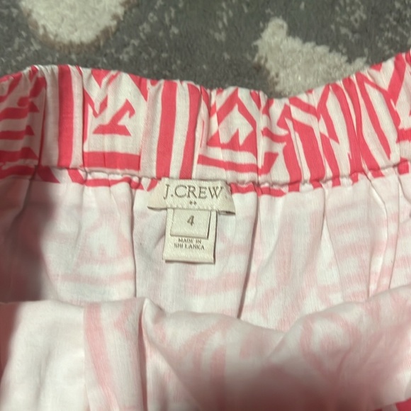 J crew skirt. Like new. Size 4. Has pockets. Lined. Elastic waist drawstring. - Picture 2 of 3